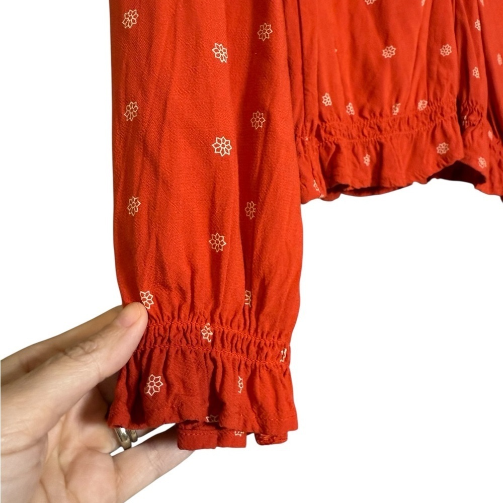 American Eagle Red Floral Polka Dot Blouse Women’s Size Medium - Picture 3 of 8
